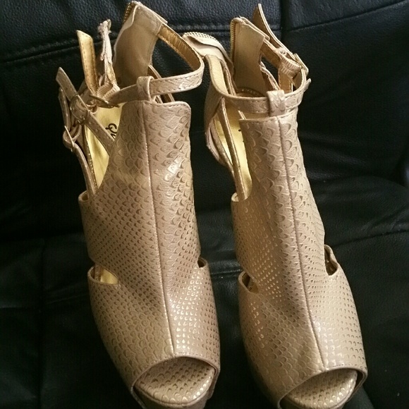 Shoes - Picture 2 of 2